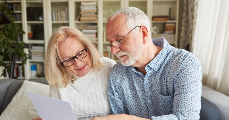 Cuál es la pensión mínima y máxima de incapacidad permanente total en con 65 años