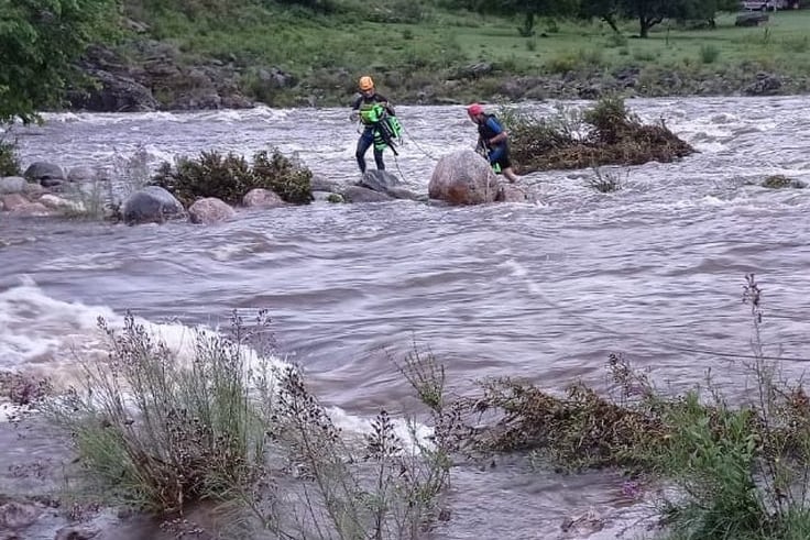 Córdoba: se tiró a un río y murió al golpear su cabeza contra una piedra