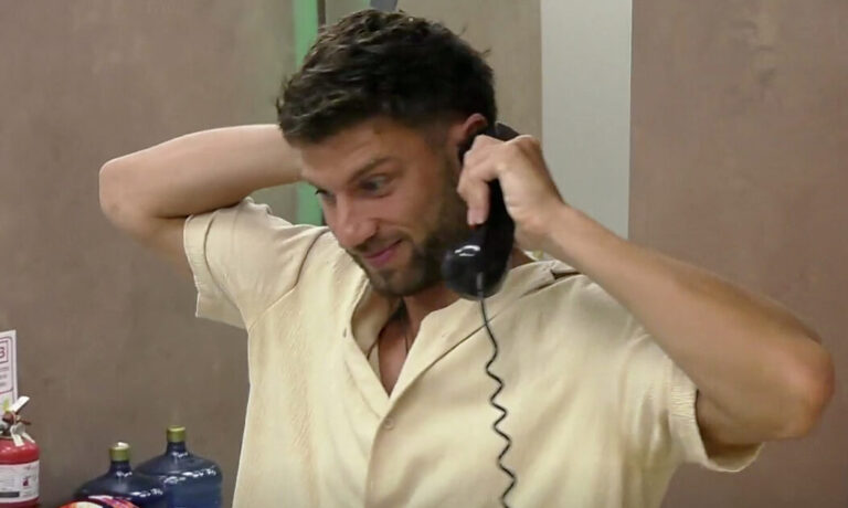 Santiago atendió el teléfono rojo en Gran Hermano: cuál fue la horrenda prenda que le pusieron