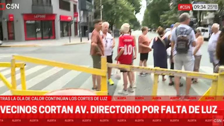 Siguen los cortes de luz: vecinos cortan la Avenida Directorio en Caballito