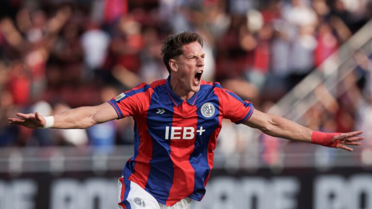 San Lorenzo debutó con un tardío triunfo que le da aire en medio de su crisis