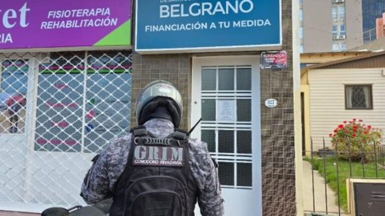 Despidos y policías en una inmobiliaria de calle Rawson