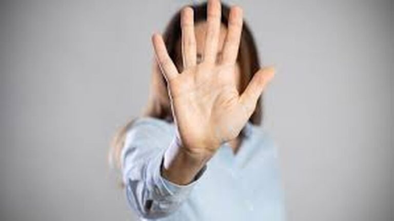 Invitó a almorzar a su pareja para golpearla y secuestrarla