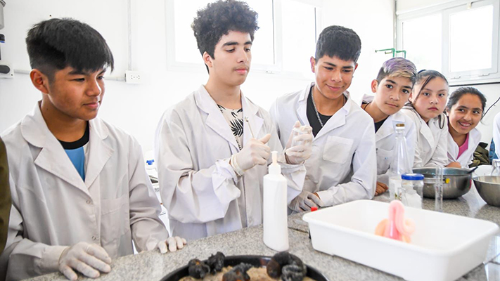 La Escuela de Pesca abre sus puertas a la comunidad