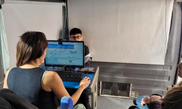 Exitosa primera jornada de documentación del Registro Civil Móvil en Comodoro Rivadavia