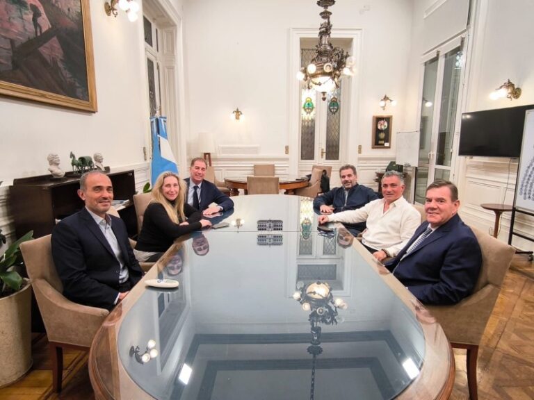 Karina borró a Santiago del cierre con Ritondo y Santilli