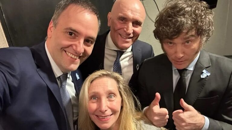 Quiénes acompañan al ñoqui de Adorni en la lista de legisladores por la Ciudad de Buenos Aires?