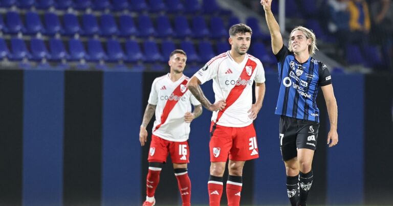 Video: los dos goles calcados que le marcaron a River en Quito