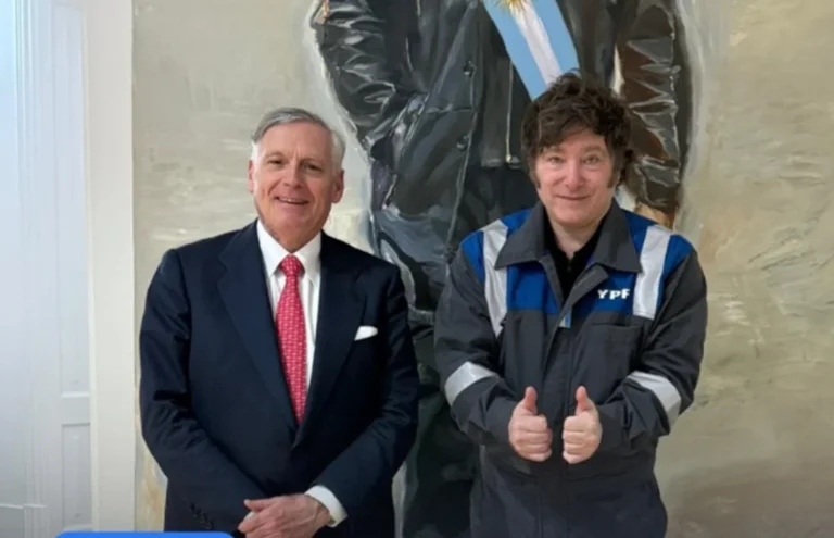 Milei condecorará con la Orden de Mayo a Huerta de Soto