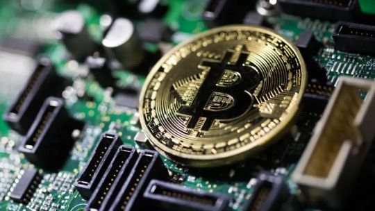 Bitcoin superó los US$ 109.000 y marcó un récord histórico antes de un día clave