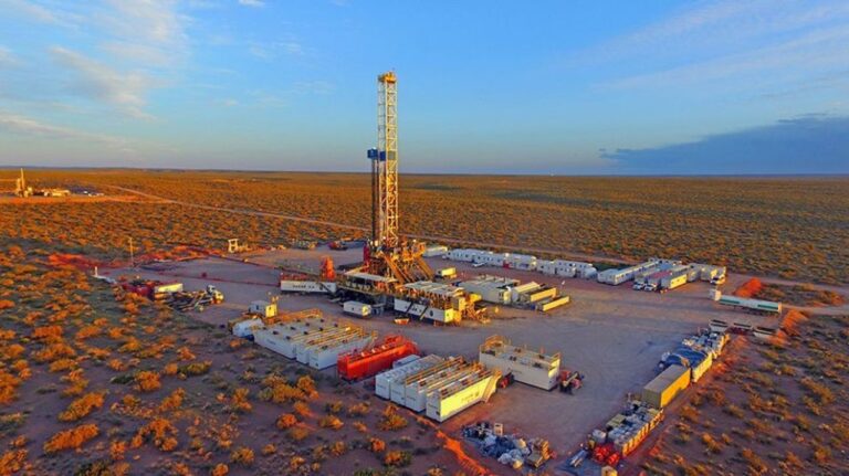 El ocaso del shale?: Señales de alerta global y el impacto en la industria petrolera argentina