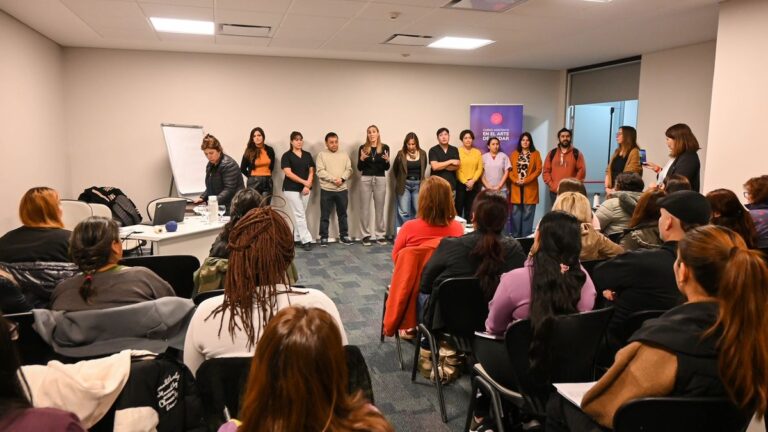 Con 40 participantes, comenzó la capacitación para la formación de cuidadores domiciliarios