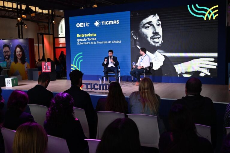 Torres: «Hay chicos de 12 o 13 años que nunca accedieron a internet y hoy pueden hacerlo»