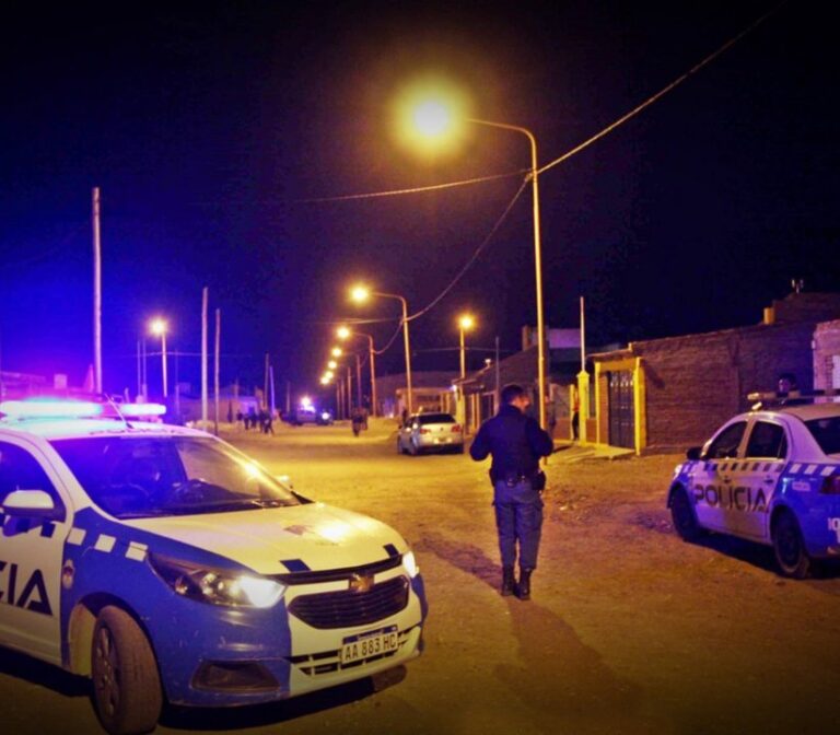 Horror en la Patagonia: un hombre agredió a su mujer con una botella frente a sus hijos