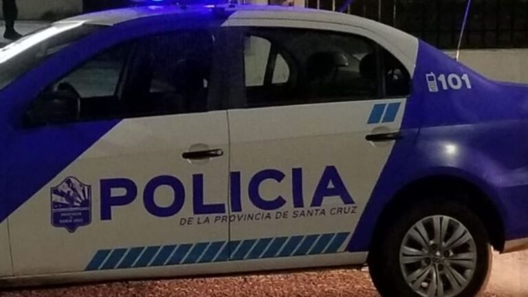 Entraron a robar garrafas en un corralón y una vecina logró que los atraparan