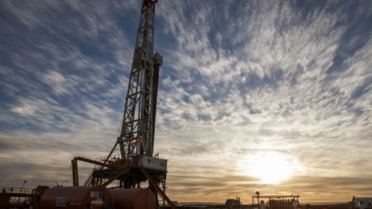 Una petrolera gigante de China prepara su desembarco en Argentina y hace foco en Vaca Muerta