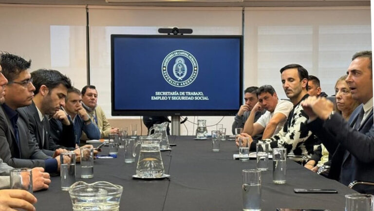 Vidal insta a un diálogo fluido para resolver el conflicto pesquero