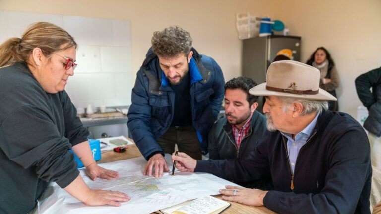 Othar y el gabinete se reunieron con vecinos del barrio Stella Maris