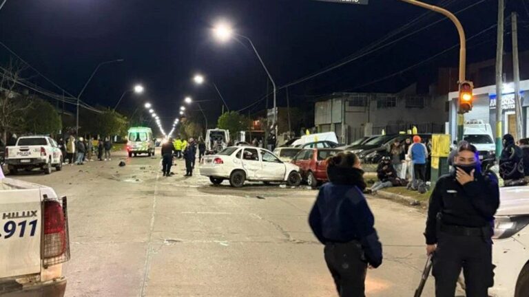 Video del trágico accidente de motos en Mar del Plata: un muerto, varios heridos y un linchamiento