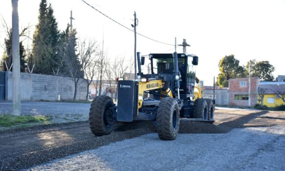 El Municipio refuerza el mantenimiento urbano integral en barrio Menfa