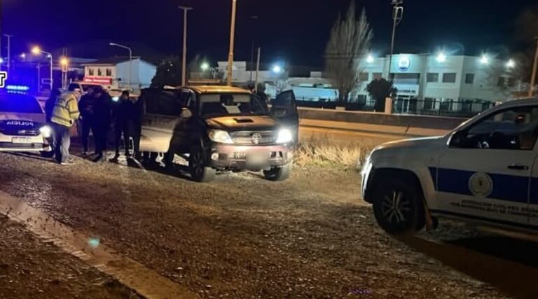 Alcohol, armas, persecución y «una sorpresa»: la peligrosa salida de un grupo de amigos en Comodoro