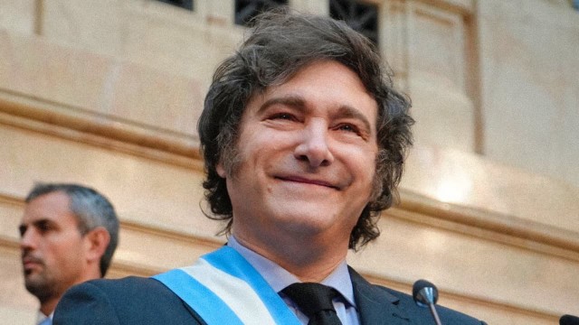 Milei mantiene respaldo ciudadano mientras persisten los problemas económicos del 43% de los argentinos