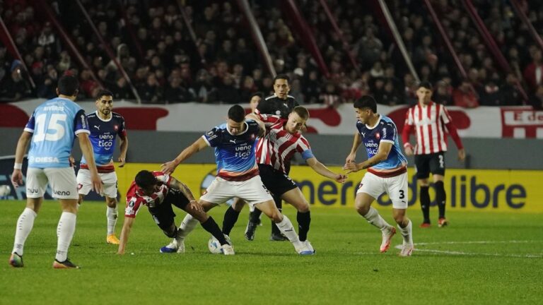 Estudiantes empató con Cerro Porteño y avanzó a cuartos de final de la Copa Libertadores