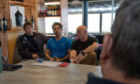 Rawson: gabinete municipal y concejales mantuvieron una reunión con deportistas náuticos de Playa Unión