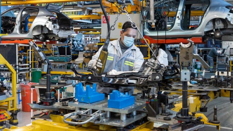 Brasil atrae inversiones millonarias de automotrices chinas: peligra el futuro de la industria argentina?