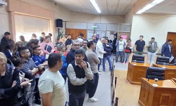 Vecinos de Rawson fueron denunciados por protestar en el Concejo Deliberante contra el aumento tarifario
