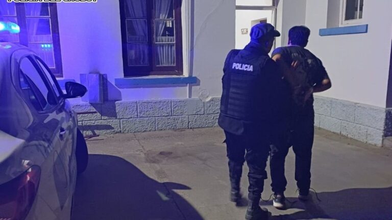 Un detenido en Km 3 por daños en una vivienda