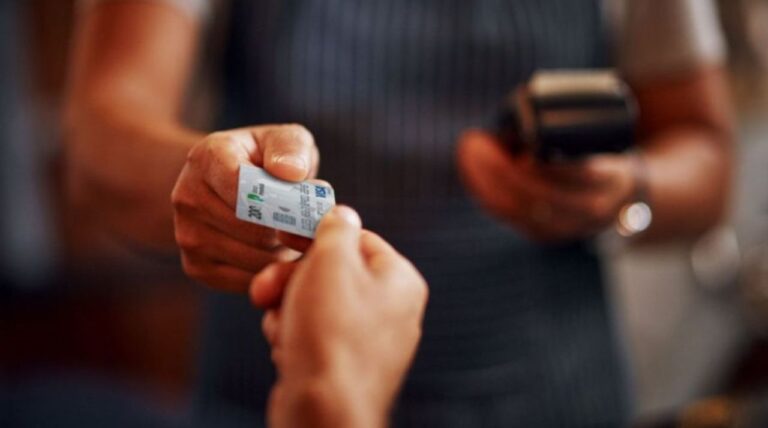 En un año aumentó 55% real la deuda con tarjetas de crédito: el puesto de Chubut en el ranking nacional