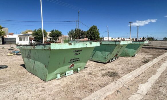 Programa Eco Capital: ambiente municipal trasladó volquetes al barrio 120 viviendas de Rawson