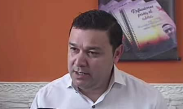 Exitosa cena navideña en Plaza Centenario organizada por la Iglesia Tierra Deseable