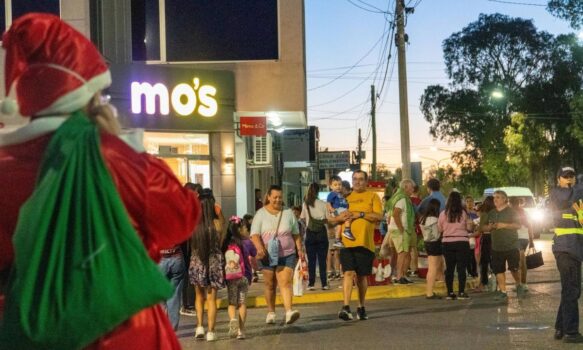 Éxito en la primera Noche de los Comercios de Rawson