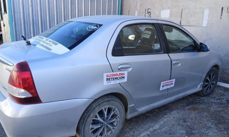 Peligro al volante: detectaron a una remisera borracha con 1,67 g/l de alcohol en sangre trasladando pasajeros