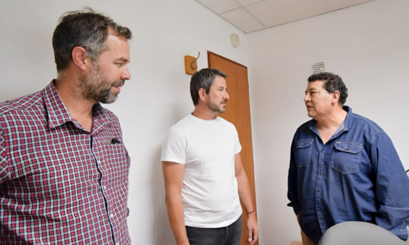 Gerardo Merino estuvo presente en el inicio de los cursos de oficios en el Centro de Formación Profesional N 653