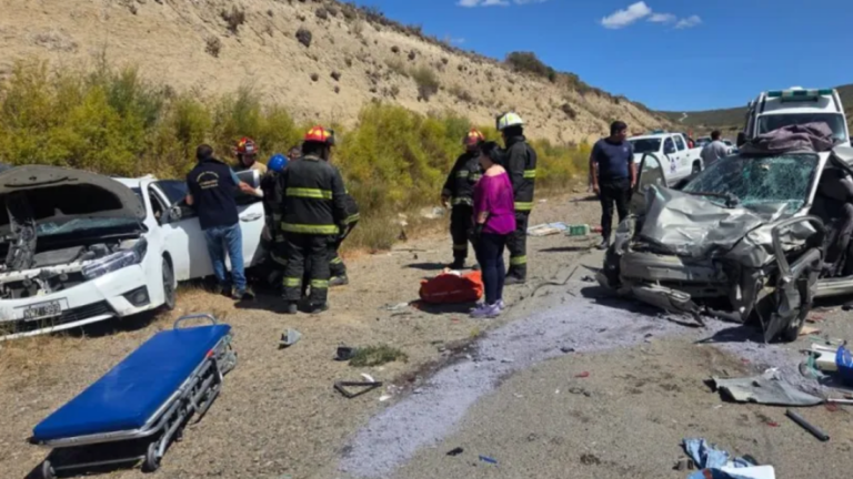 Tres heridos tras choque en el Roque González