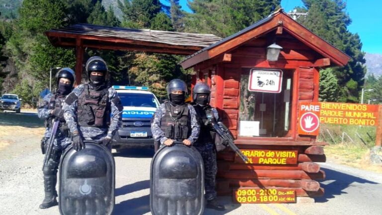 Retiran explosivos del lago Epuyén tras un operativo subacuático