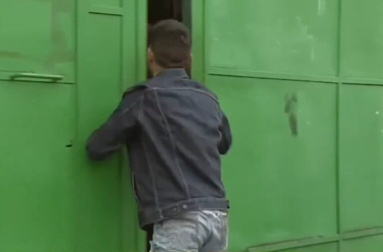 Lo acusaron de intentar abusar de una mujer, lo bajaron del colectivo y le dieron una brutal paliza