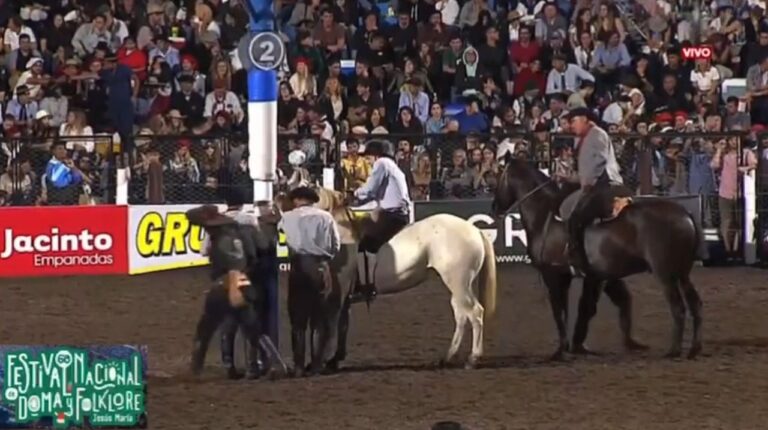 Walter Pérez tuvo un impresionante debut en el Festival de Doma y Folklore de Jesús María