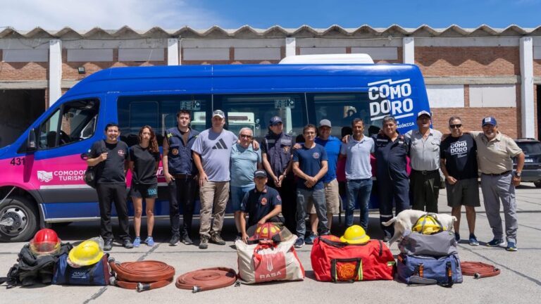 Partieron refuerzos de Bomberos  de Comodoro hacia la cordillera