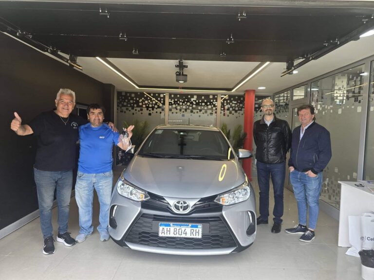 El Sindicato de Petroleros entregó el auto 0 kilómetro al ganador del sorteo