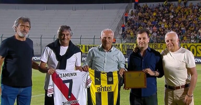 Video: el emotivo homenaje de River y Peñarol a Antonio Alzamendi