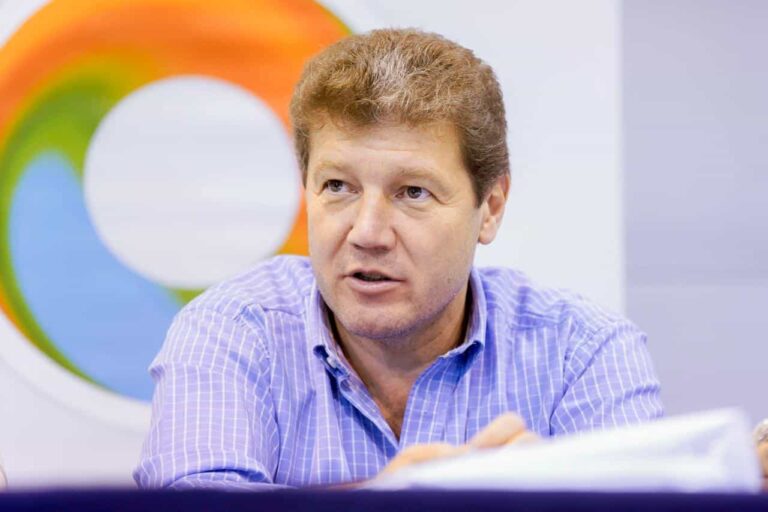 Tras cada aumento de importaciones hay un trabajo argentino menos