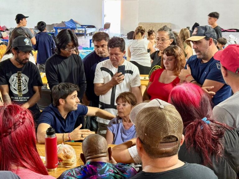 Cerro Hermitte: Torres recorrió la zona afectada y confirmó un plan de ayuda por más de $6.000 millones