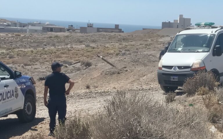 Macabro hallazgo: encontraron una mano en un descampado de Caleta Olivia