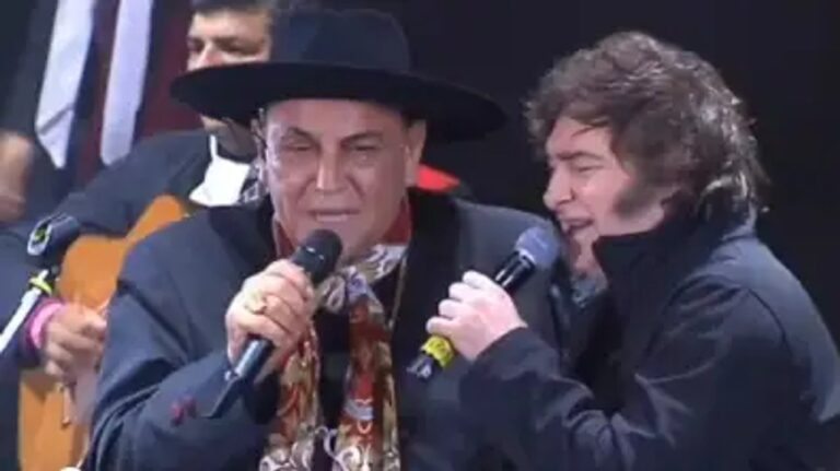 Expulsaron al Chaqueño Palavecino de una asociación criolla tras su aparición con Milei en Jesús María