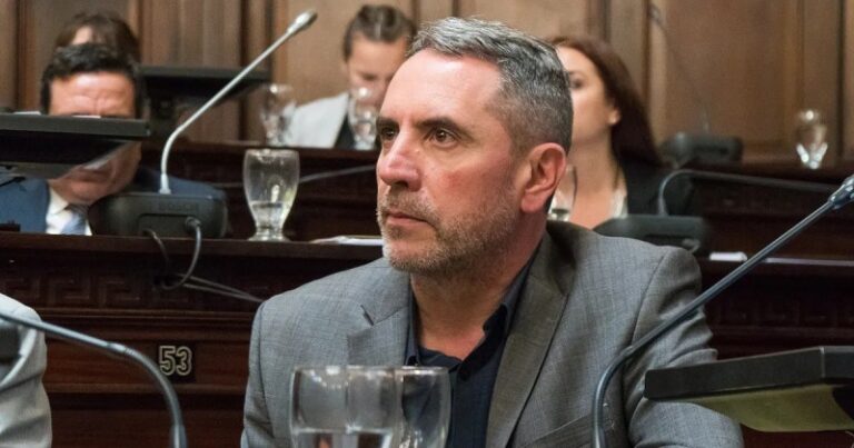 El diputado Jorge Difonso presenta un libro sobre la lucha y defensa del agua en Mendoza